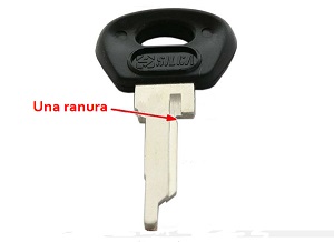 Llave 33,0 x 7,6 una ranura